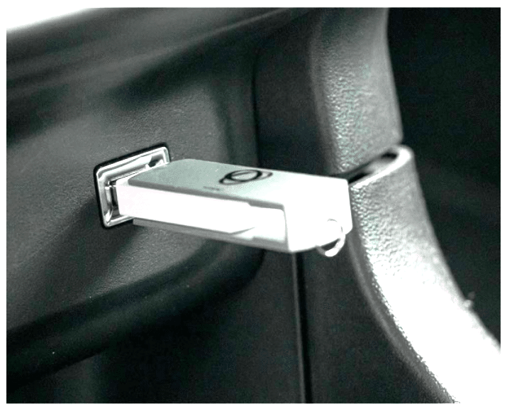 Clé USB Aulterra voiture