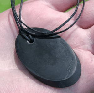 Pendentif de shungite ovale